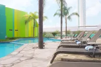 Holiday Inn MONTERREY-PARQUE FUNDIDORA by IHG - Pools