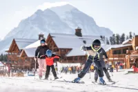 Lake Louise Inn Hotel a Improvement District No. 9