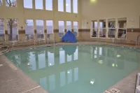 Holiday Inn Express LEWISTON by IHG - مسبح