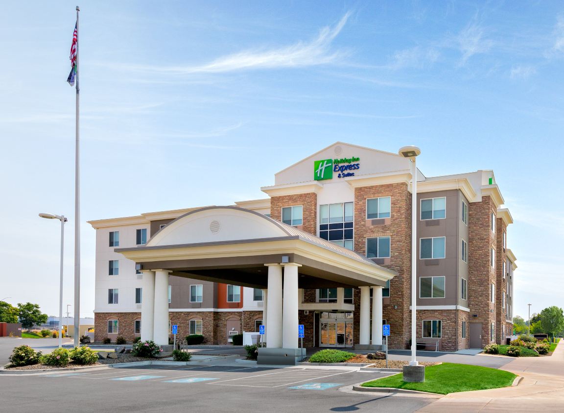 Holiday Inn Express & Suites ONTARIO by IHG
