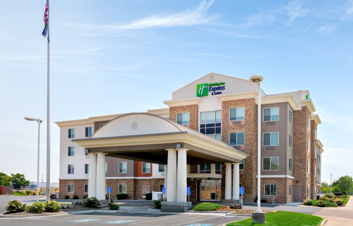 Holiday Inn Express & Suites ONTARIO by IHG