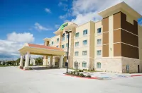 Holiday Inn Express & Suites Temple - Medical Center Area Hotels near Baylor Scott & White Clinic - Temple Professional Plaza II