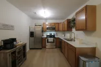 Olive Tree Oasis - 10 Minutes to the Ark!