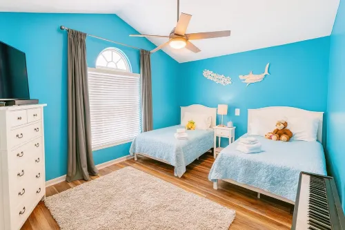 High Tide 5 Bedroom Ocean View House, Heated Pool, Hot Tub, Darts, King beds
