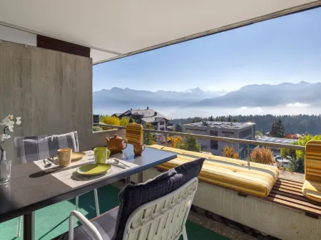 Jeanne d'Arc Apt. A-8