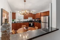 Oak Creek--Hot Tub-Fire Pit-Creekside Exploration Area, Secluded