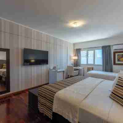 Hotel Tolosa Rooms