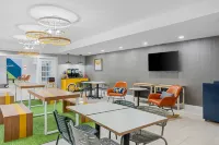 Spark by Hilton Des Plaines Chicago O'Hare - breakfast