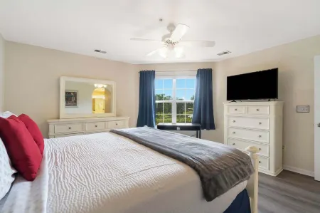 The Rockford Escape - Holiday Hills Branson - Golf Resort - Outdoor Pools