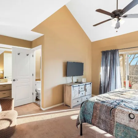 Lazy Lookout Mo Spacious 3 Bdr, Great Location!