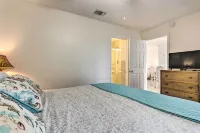 Fort Walton Beach Condo Walk to Local Beach! - Kitchens