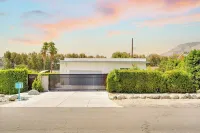 Palm Springs View Paradise with Large Pool and SPA.