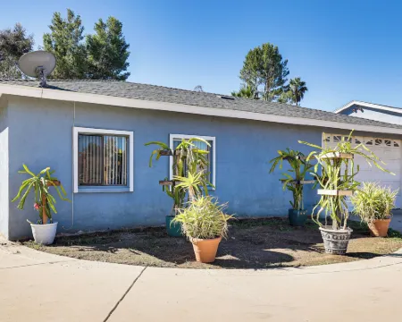 ハイク、シップ & エクスプロー：カップルズ リトリート イン フォールブルック フォールブルックのホテル