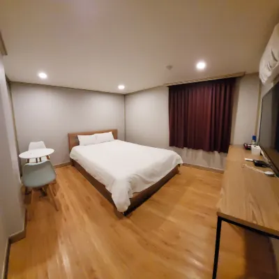 Emerald Ace Hotel Các khách sạn gần Thư viện Jeju