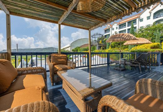 지중해아침 펜션 전경