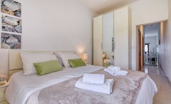 Waterfront Gozo Stay Overlooking Marsalforn Bay