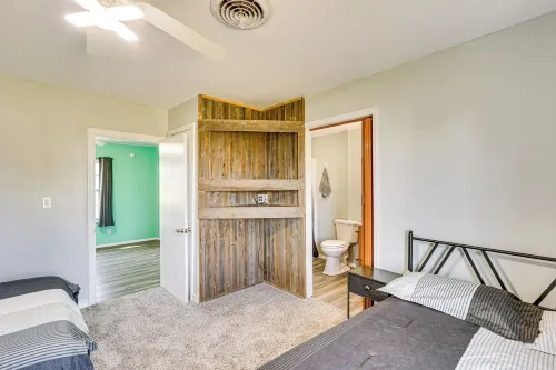 2 Mi to Phillips 66 Refinery: Home w/ Yard - 2 Sao