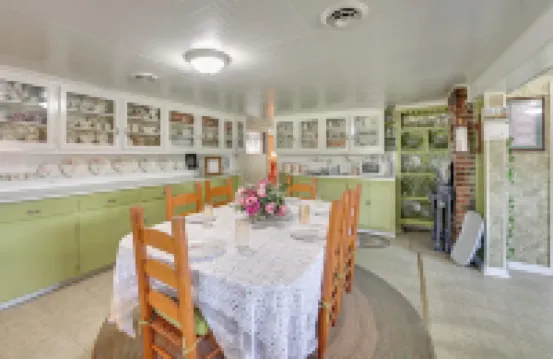 Hike & Fish: Rustic, Timeless Mckee Home w/ Yard Hotels in Rockcastle County