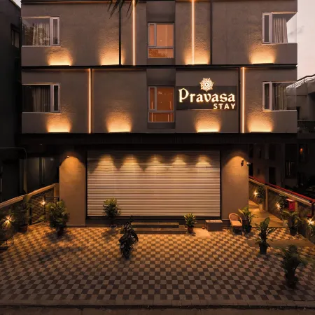 Pravasa Stay, Bapat Square