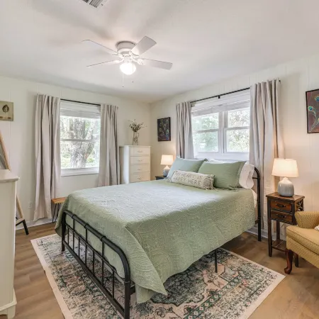 Walk to Dtwn Pine Mountain! Quiet Cottage w/ Yard