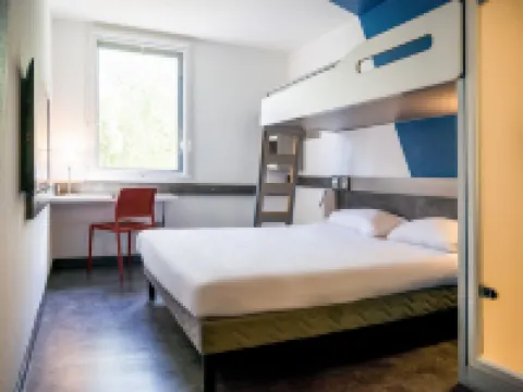 Ibis Budget Archamps Porte de Genève โรงแรมในโอต-ซาวัว