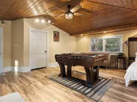 Dock, Hot Tub & Kayaks on Lake Norman Lakeside Gem by Avantstay Hotels in Westport