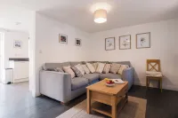 Charming 2 Bedroom Home in the Cotswolds - 2-Star