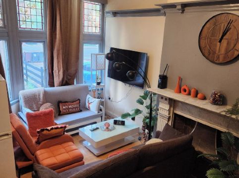 Tettenhall Road Retreat - Modern Apartment