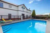 Days Inn by Wyndham Lincoln
