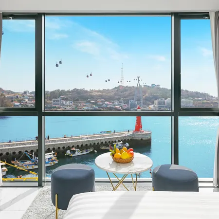 Yeosu Haerang Hostel Pension Отели рядом с достопримечательностью «Мост Кобуксон»