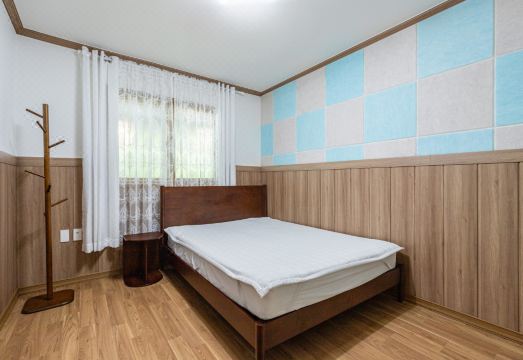 제천 달맞이펜션 객실