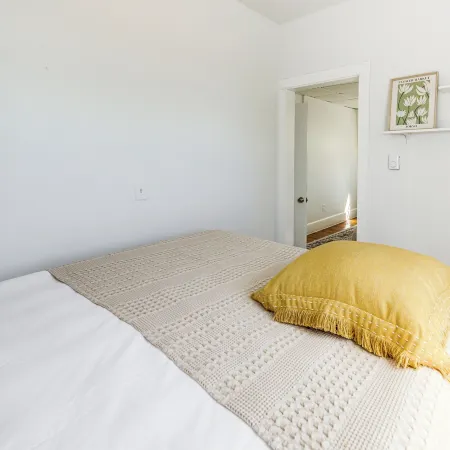 Explore Dtwn, Parks & Colleges: Cozy Worcester Apt