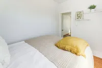 Explore Dtwn, Parks & Colleges: Cozy Worcester Apt