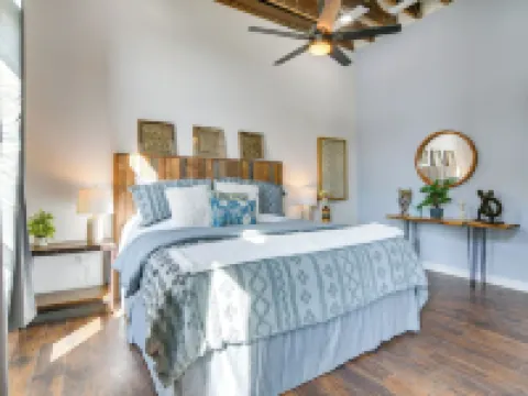 Loft-Style Apt in Dtwn Monett Pets Welcome! Hotels in Monett