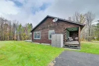 High Peak Heaven Cozy Log Cabin on 1 Acre! - Spa