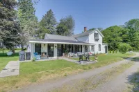 South Haven Farmhouse w/ Fire Pit, 4 Mi to Beach! - واي فاي