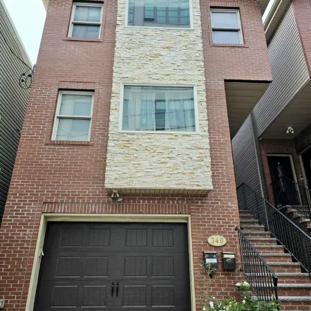 Entire spacious Luxury Condo - 10mins walk to JSQ Path