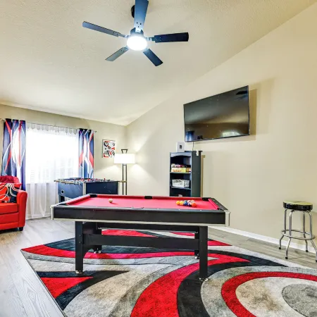 4 Mi to Weeki Wachee Springs! Fun-filled Home