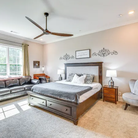 Community Perks: Mountain-view Condo in Toccoa!