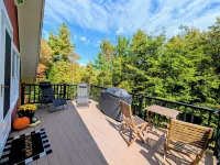 Bright Alpine Suite Near Sugarbush & MAD River Glen • Walk to Blueberry Lake Hotels in Warren