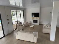 Escape to Serenity: Luxurious Villa with Pool and Breathtaking Views Hotels in Restrepo