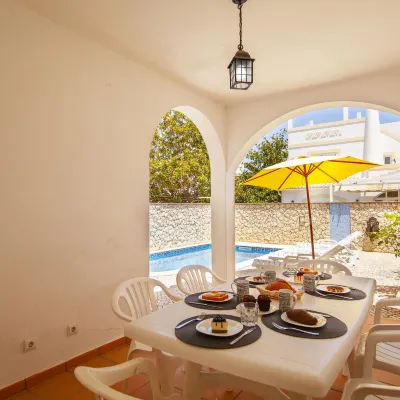 FF 02 - Bedroom 2 in Sea Breeze Guesthouse Hotels near Lagos Divers Algarve