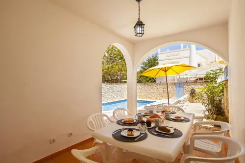 FF 02 - Bedroom 2 in Sea Breeze Guesthouse - Pensions