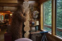 Luxury Riverfront Log Cabin Near Stevens Pass with Hot Tub & Two-Story Fireplace - Chalets