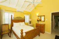 Ocho Rios Getaway Villa at The Palms Hotel di 