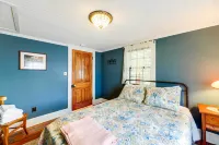 Victorian Vacation Rental Apt in Downtown New Bern - Balcony
