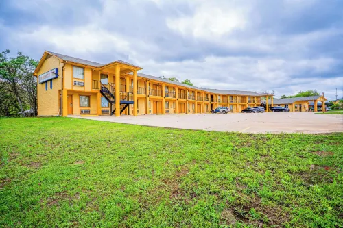Regency Inn by OYO Rockdale TX Hotels in Rockdale