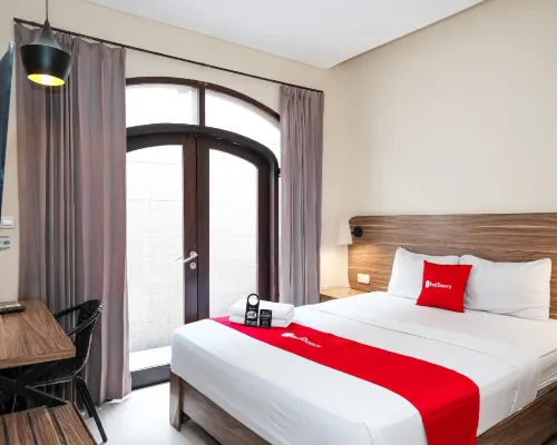 RedDoorz @ Wiyung 2 Hotels in Wiyung