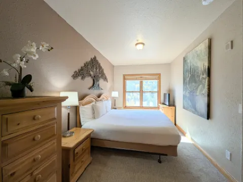 Panoramic Mountain Views and Cozy Comfort - Stunning Ski Retreat