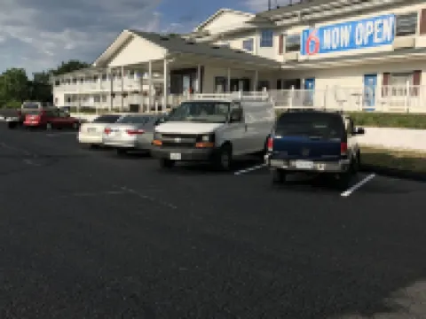 Motel 6 Front Royal, VA